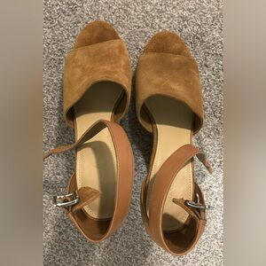 Very lightly worn Marc Fisher size 10